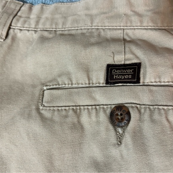 Beige khaki pants in great condition with side leg pockets comfortable - Picture 2 of 4